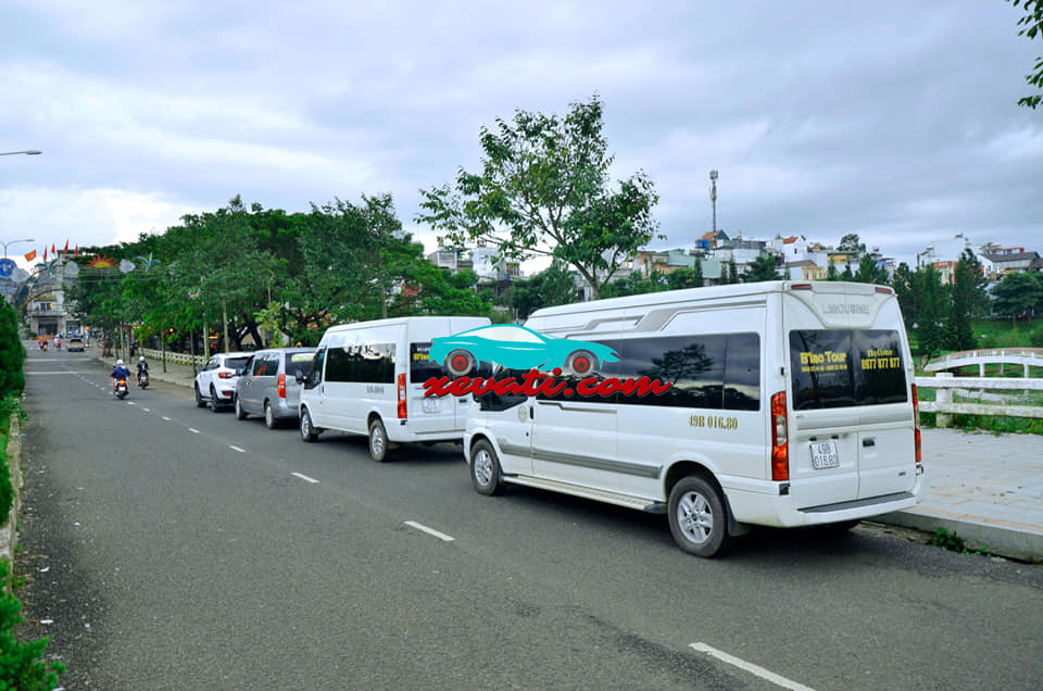 Xe limousine BLao Tour từ Lâm Hà đi Sài Gòn